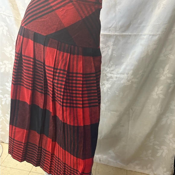Vintage Marilyn Togs Red and Black Midi A-line Pleated Skirt - Picture 2 of 8